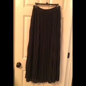 GRACE ELEMENTS Black Accordion Skirt